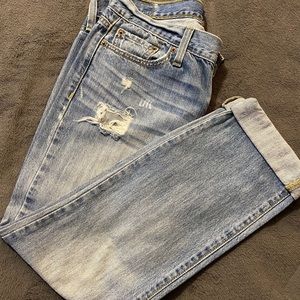 Levi’s boyfriend 513 jeans
